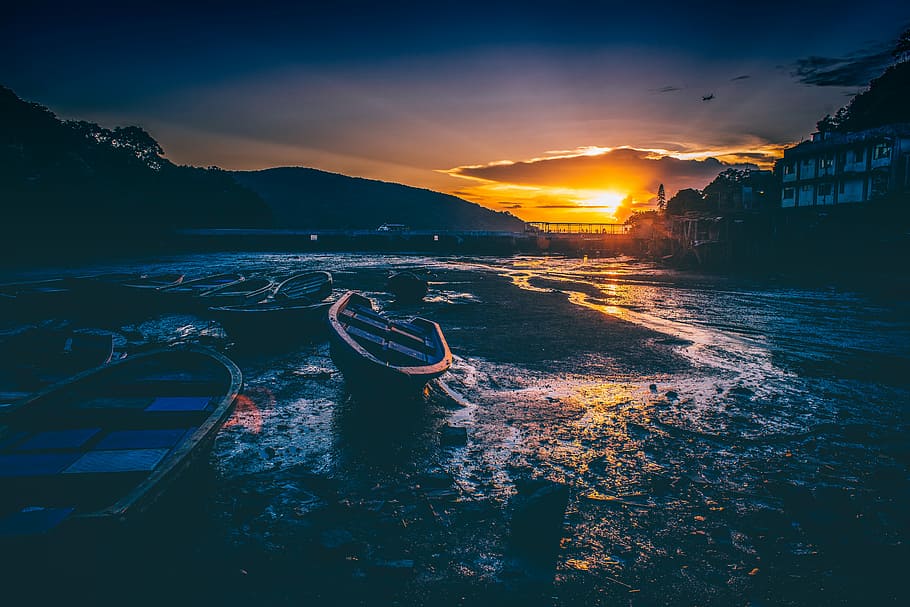 boats on seashore at golden hour, photography of Jon boats, ocean, HD wallpaper