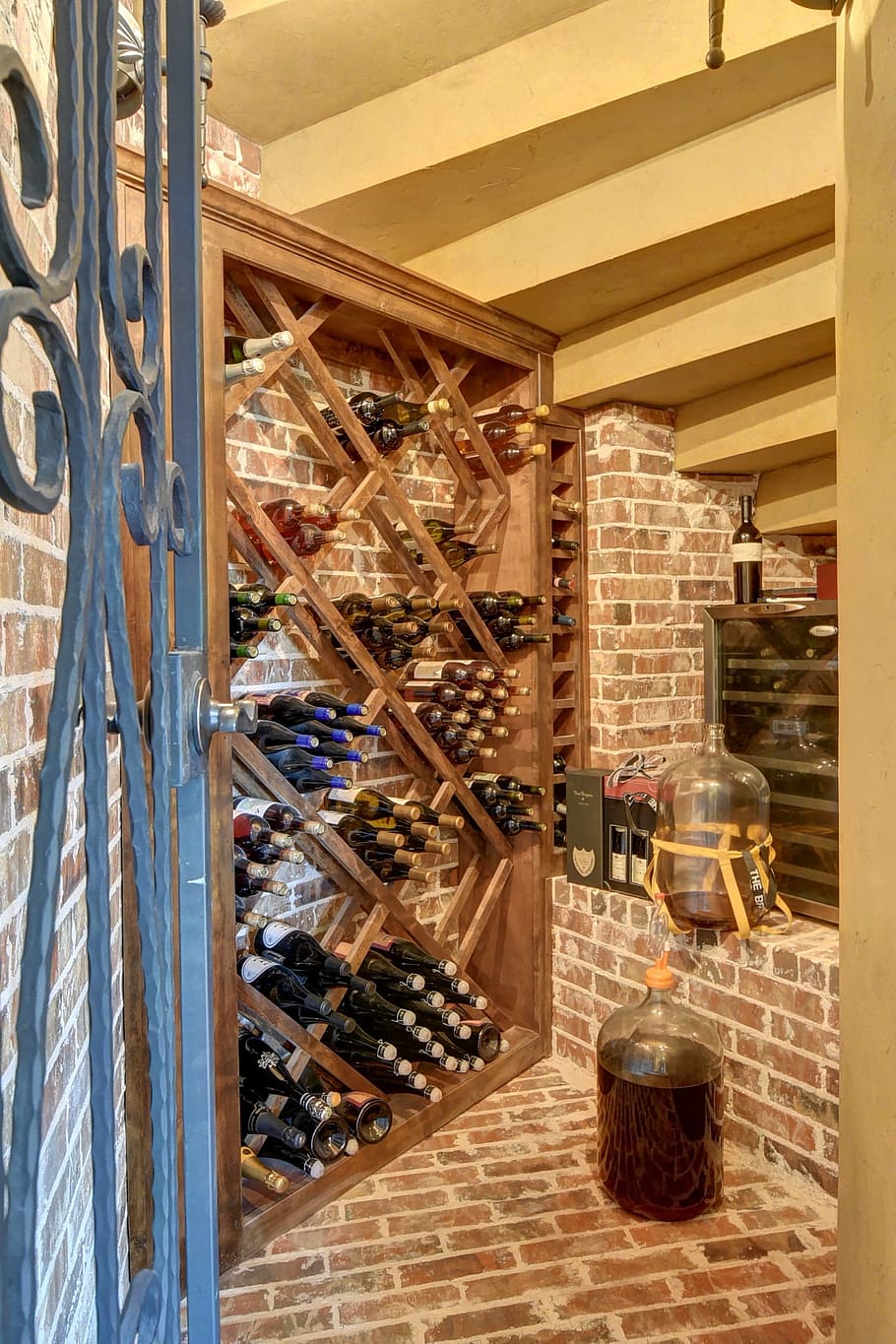wine cooler, beverage, architecture, indoors, no people, built structure HD wallpaper