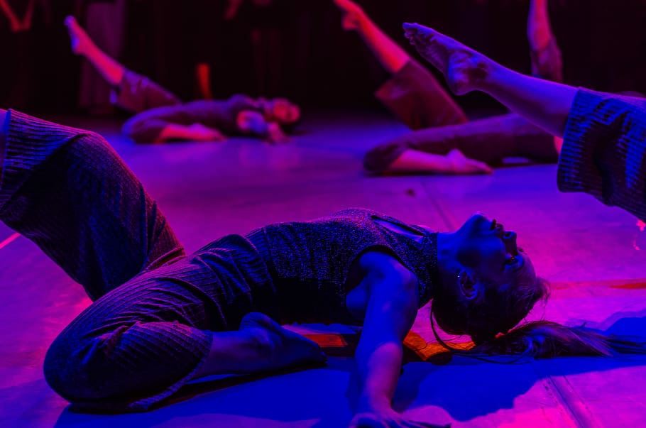 people doing yoga, man performing at stage, neon, dance, stretch HD wallpaper