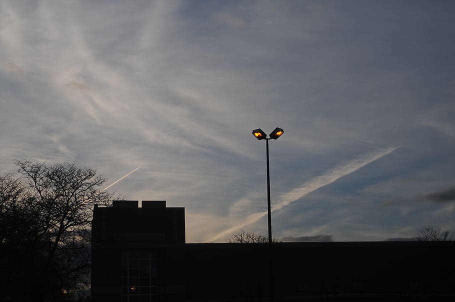 Streetlight, Contrails, sky, cloud - sky, no people, outdoors HD wallpaper