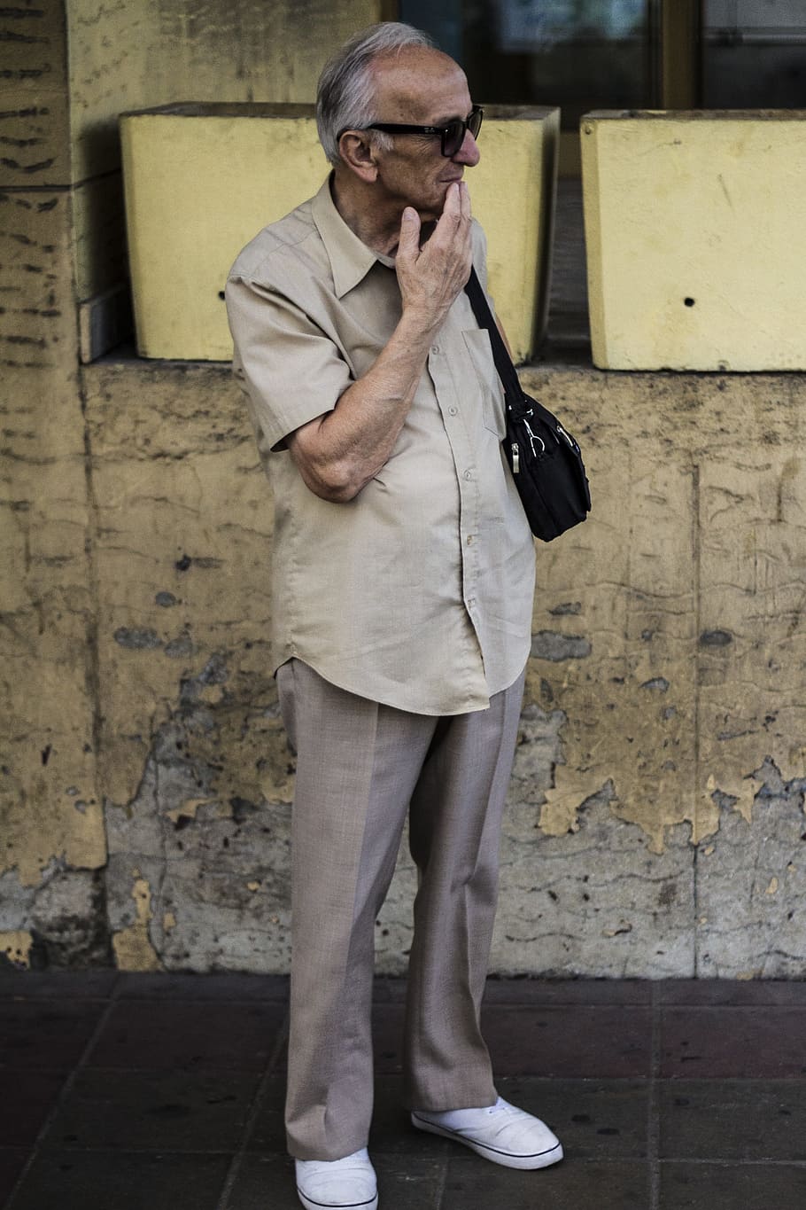 Old Man, watching, senior adult, one senior man only, one man only HD wallpaper