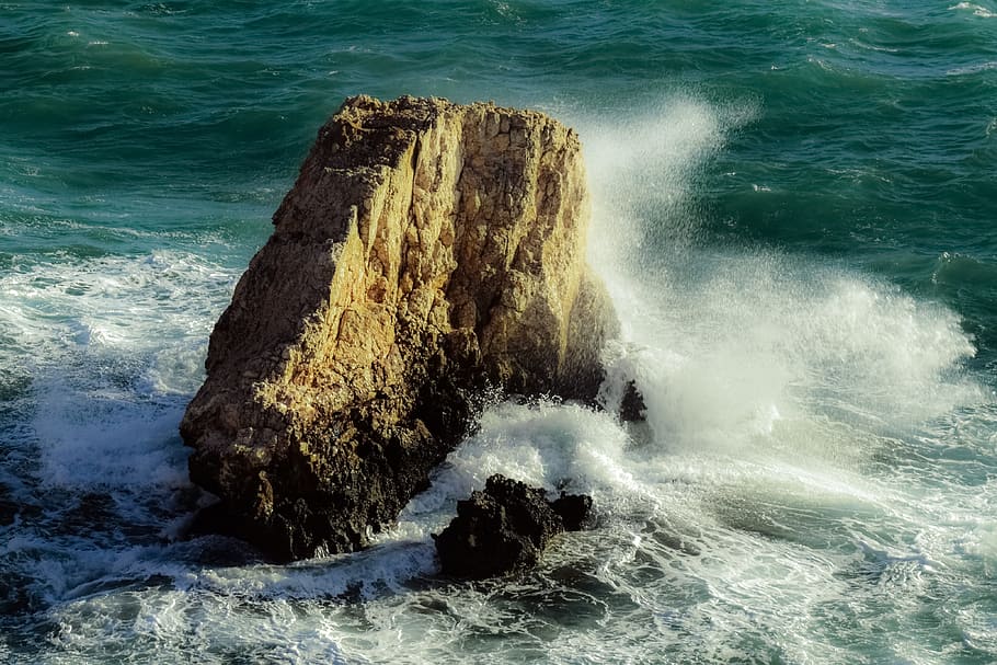 rock, wave, crushing, nature, water, sea, spray, foam, energy HD wallpaper