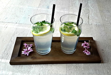 two clear highball glass with slice fruits, wood, lemonade HD wallpaper