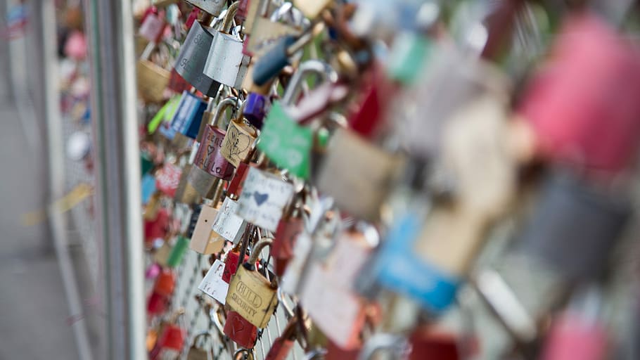 Locks, Bridge, Love, Symbol, Padlock, friendship, key, couple HD wallpaper