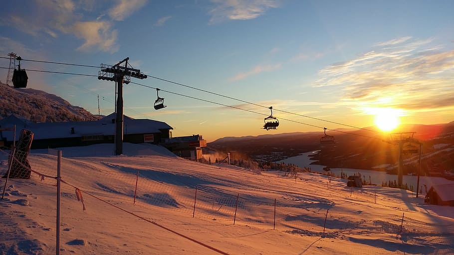sunset, downhill skiing, resort, piste, snow, winter, mountains HD wallpaper