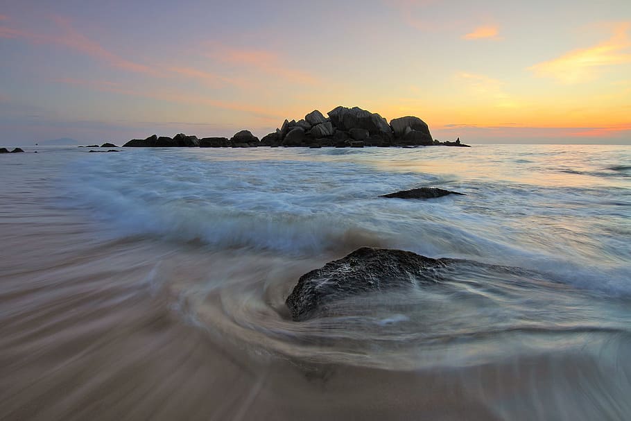 sea, dawn, nature, sky, calm, dusk, idyllic, ocean, peaceful HD wallpaper