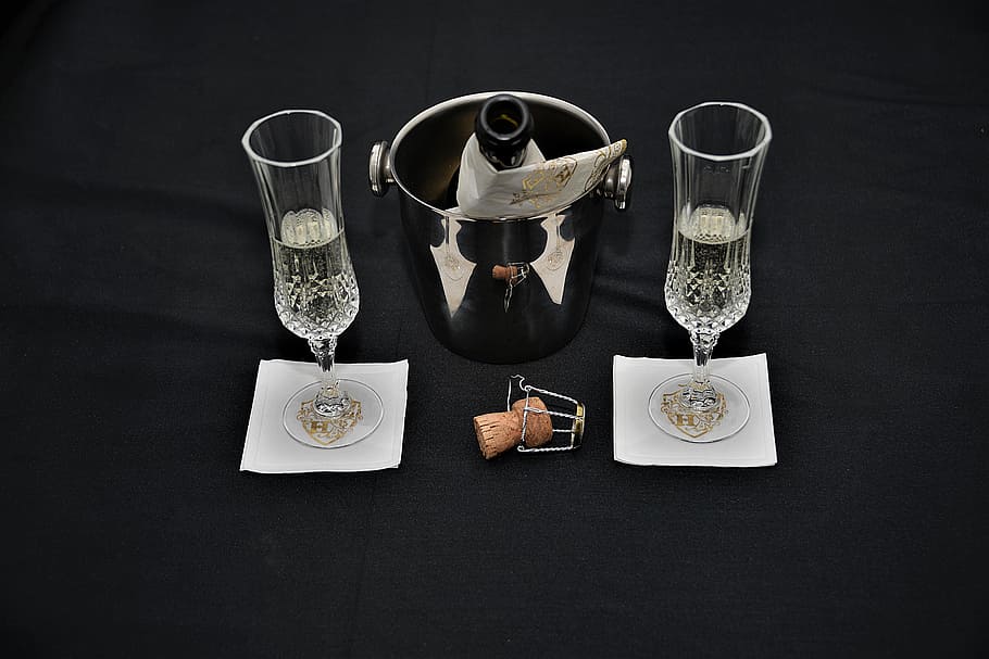 two white flute glasses and opened bottle in ice bucket, bottle of sparkling wine, HD wallpaper