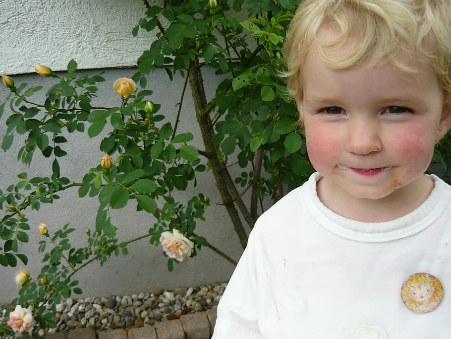 Child, Blond, Face, Head, Smile, joy, smeared, childhood, children only HD wallpaper