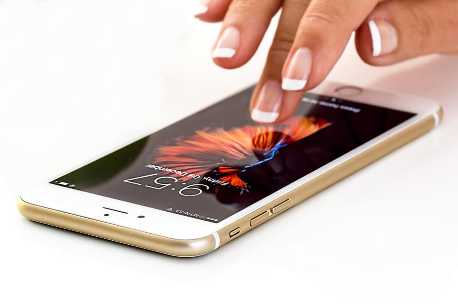Woman’s hand using iPhone mobile smartphone, technology, business, HD wallpaper