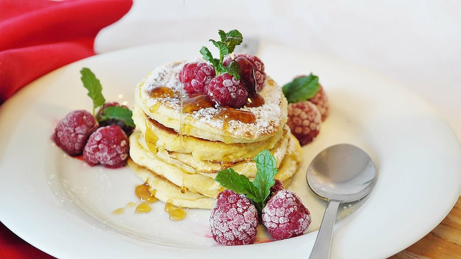 pancakes served on white ceramic plate with raspberries, schaumomelette HD wallpaper