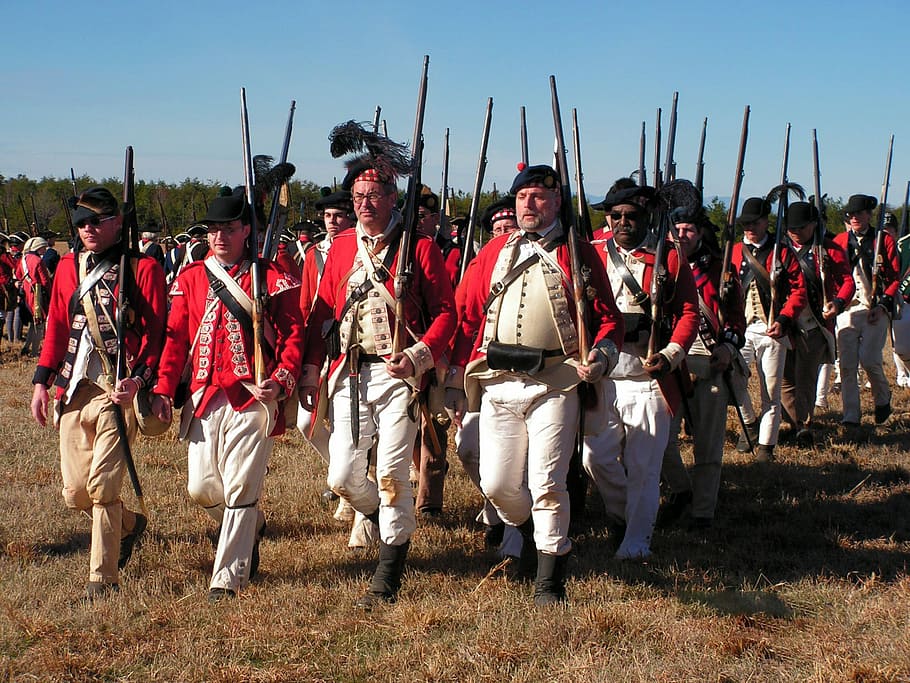 British Soldiers Reenactors at Cowpens Battlefield during the American Revolution, HD wallpaper