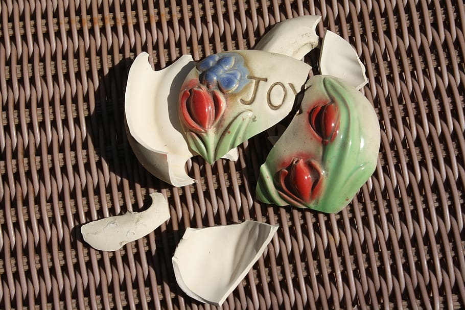 pink and green ceramic tiles, broken, broken heart, joy, break HD wallpaper