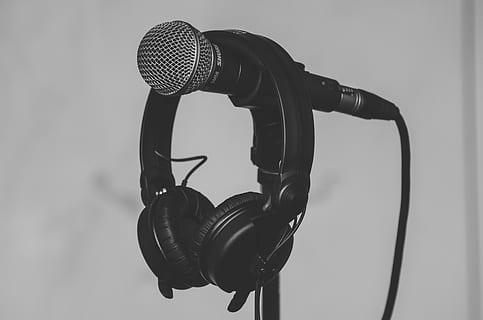 photo of headphones hanging on microphone, audio, close-up HD wallpaper