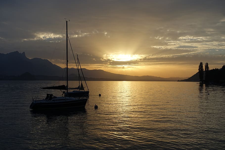 sunset, light, evening, water, nature, orange, horizon, dawn HD wallpaper