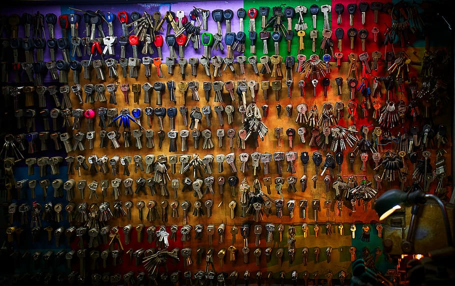 Keys, assorted-color key collection, hooks, abundance, large group of objects HD wallpaper