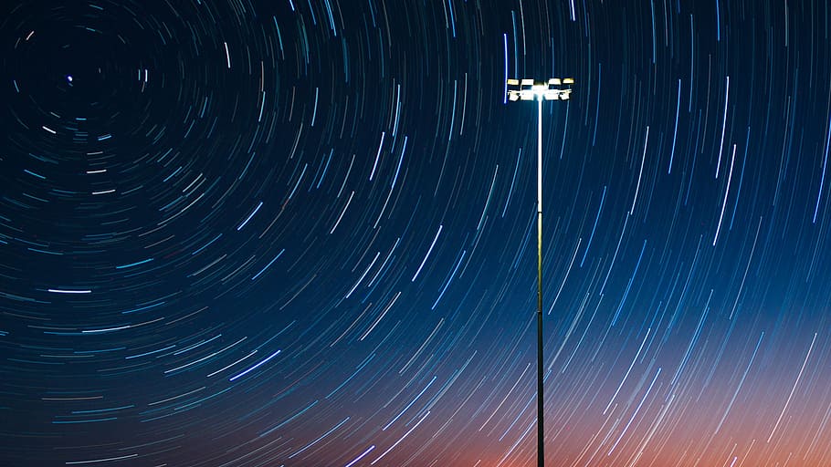 time lapse photography of stars, time lapse of street lamp post HD wallpaper