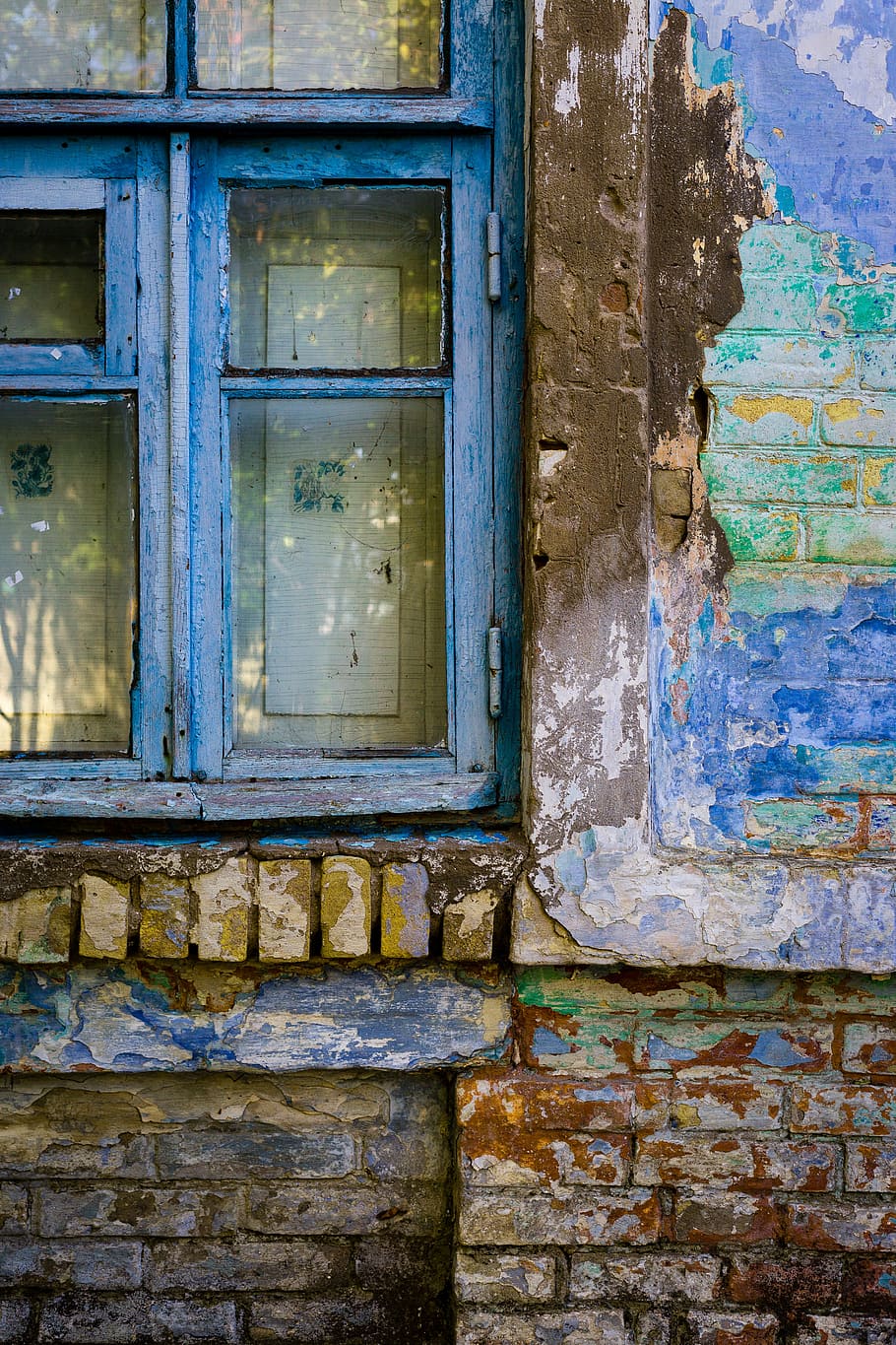 blue wood-framed glass window, house, retro, wall, old house HD wallpaper