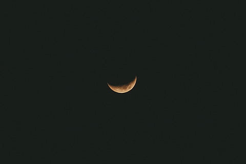 low angle view of crescent moon, quarter moon, dark, sky, black HD wallpaper