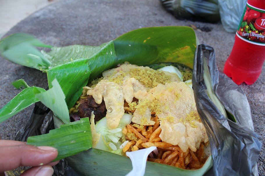 surinamese food, food in banana leaf, south america, vegetable