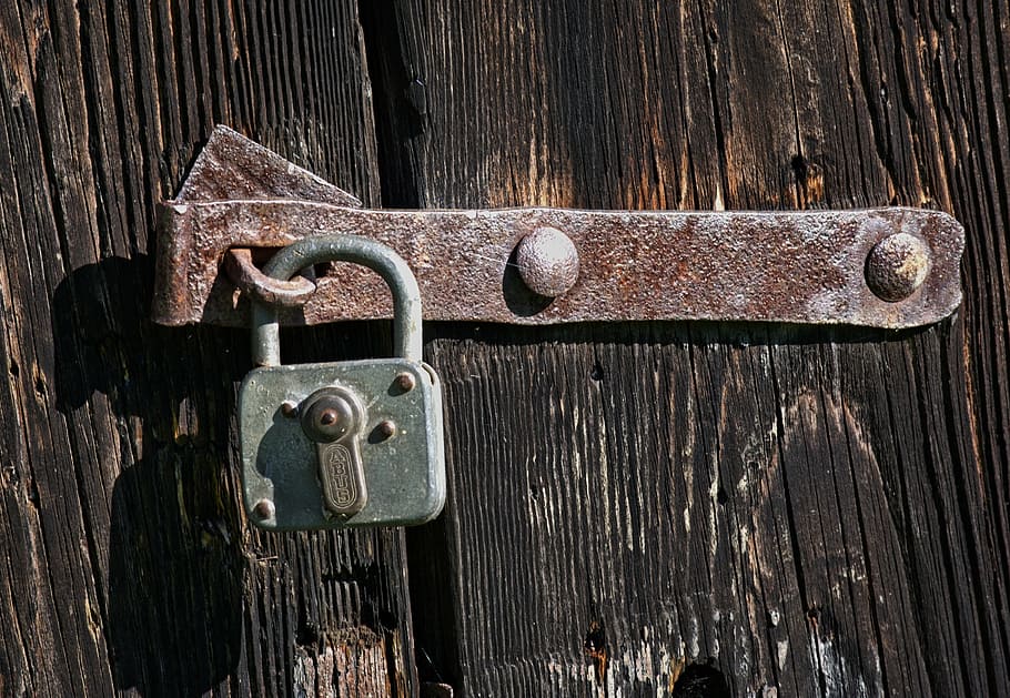 closed door with gray padlock, security, castle, metal, bolt HD wallpaper