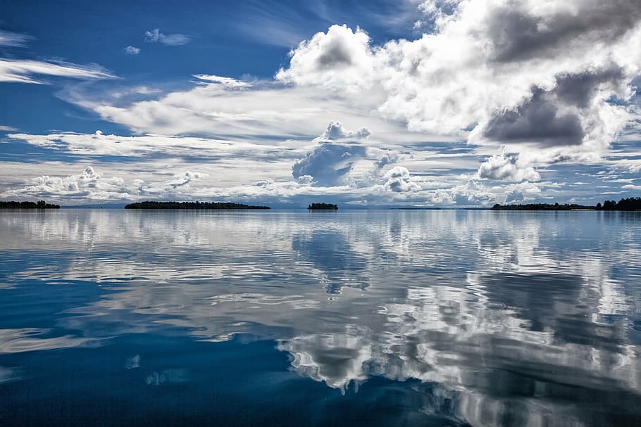 body of water and clouds during nighttime, tropical sea, reflection HD wallpaper