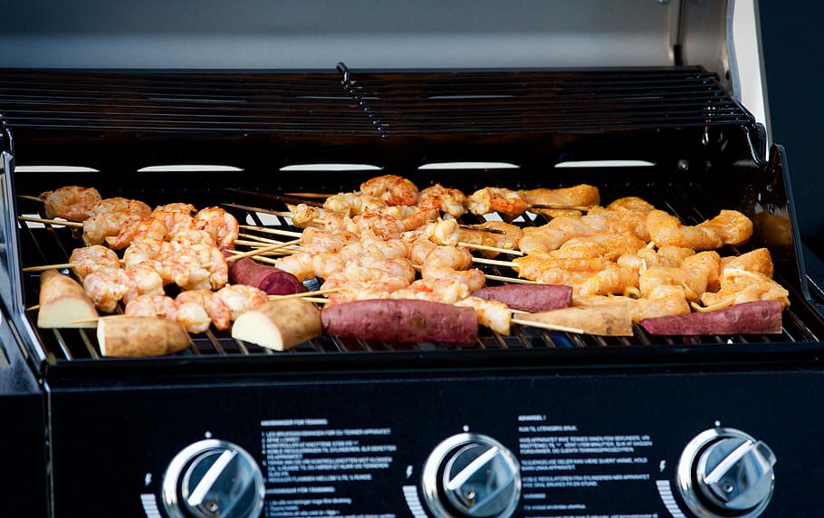 grilling, oven, barbecue, kitchen, planchas, meat, sausage HD wallpaper