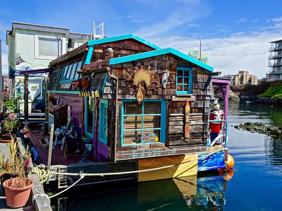 teal, brown, and pink wooden house, houseboat, victoria, water, HD wallpaper
