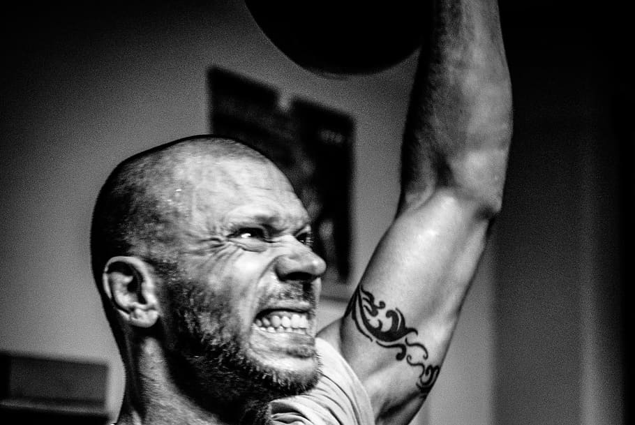 man holding barbell, Press, Overhead, Kettlebell, Workout, taco fleur HD wallpaper