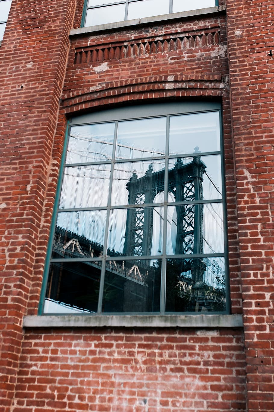 gray windowpane, building, glass, reflection, bridge, brick HD wallpaper