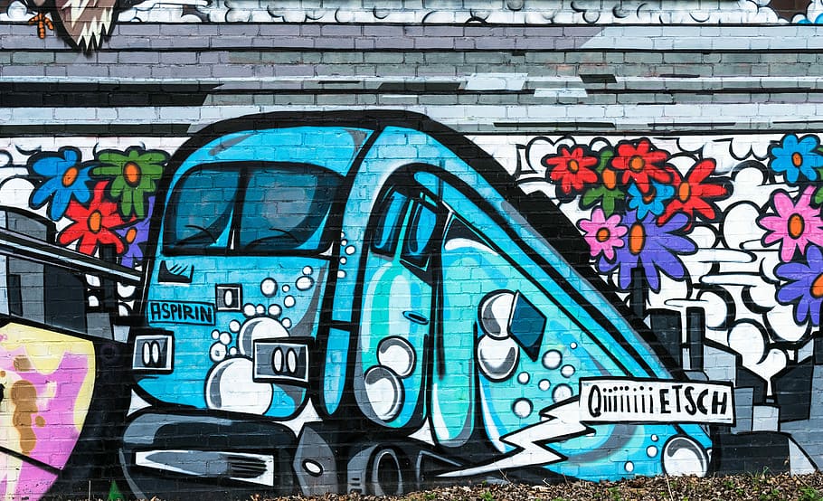 green and white train art on wall at daytime, Graffiti, Sprayer