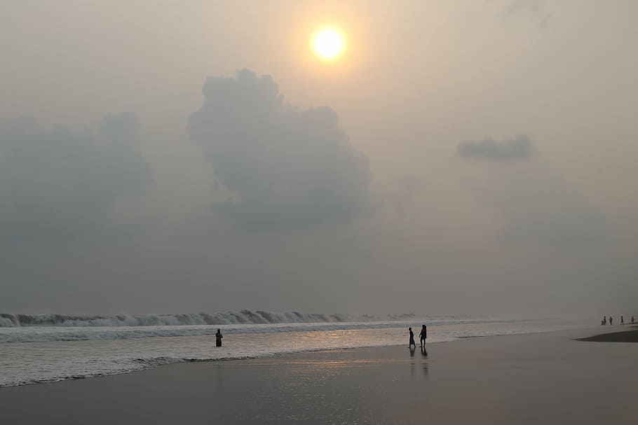 people walk on beach, sand, sea, sunset, ocean, calm, quiet HD wallpaper