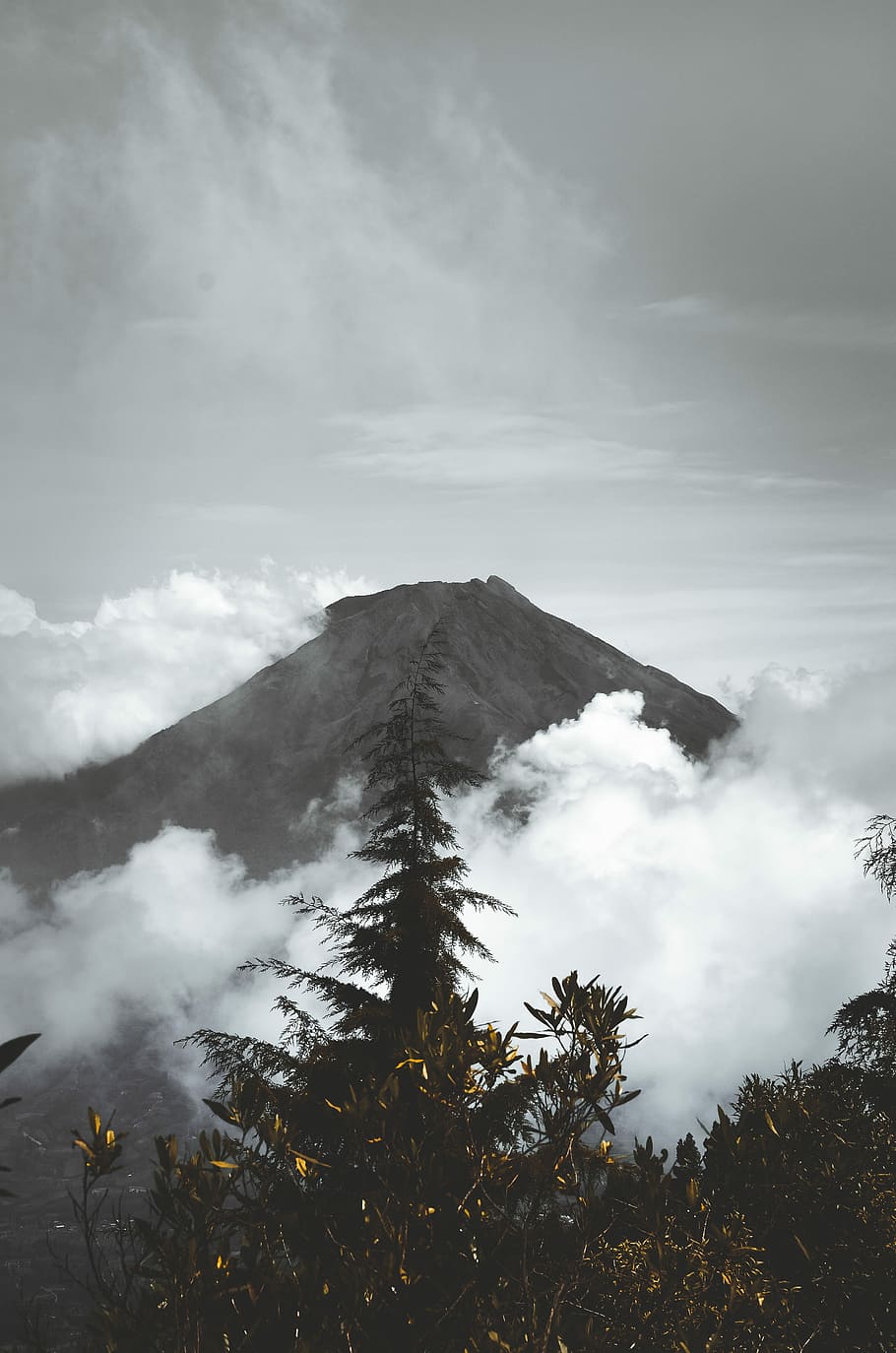 closeup photo of volcano, mountain covered with fogs, peak, summit HD wallpaper