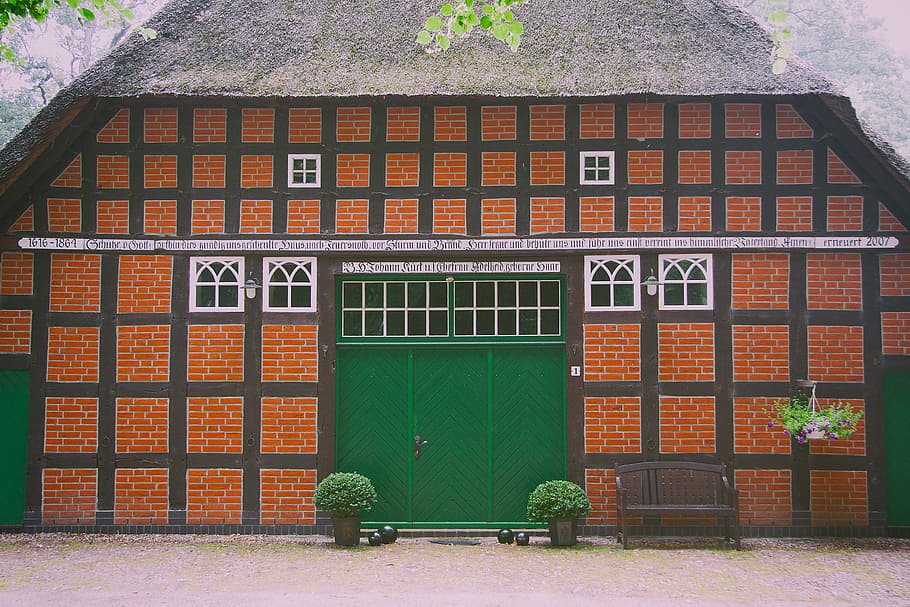 Old german country house, architecture and Cityscape, window HD wallpaper