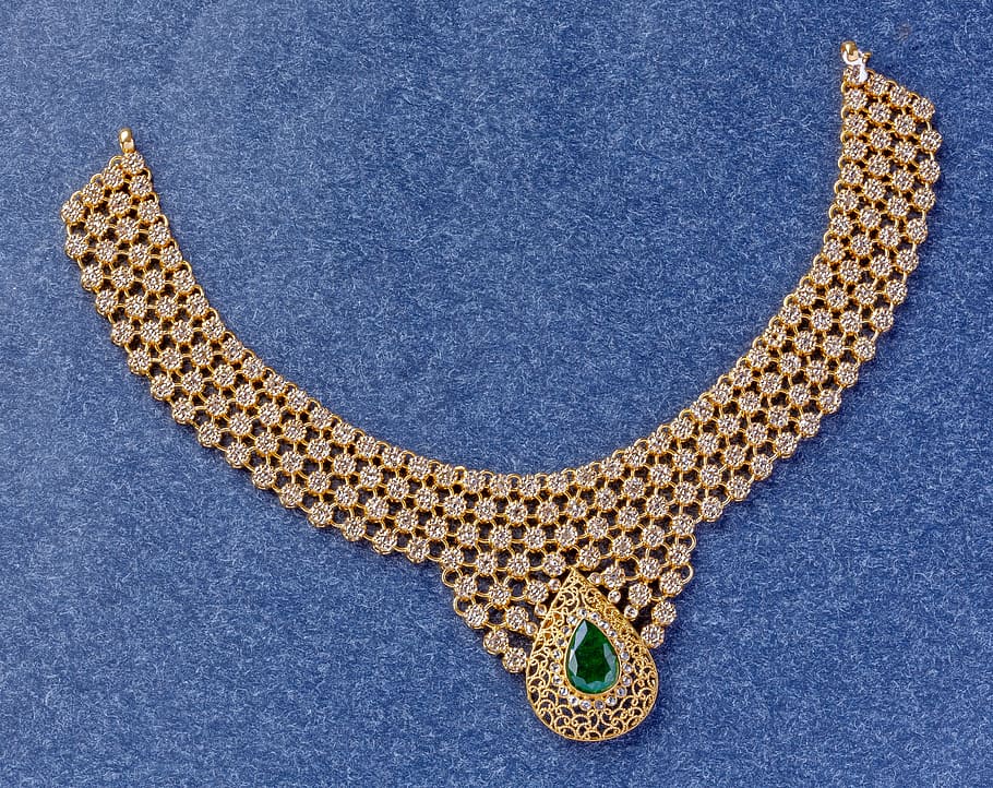 Share more than 141 uncut diamond necklace for bride latest ...