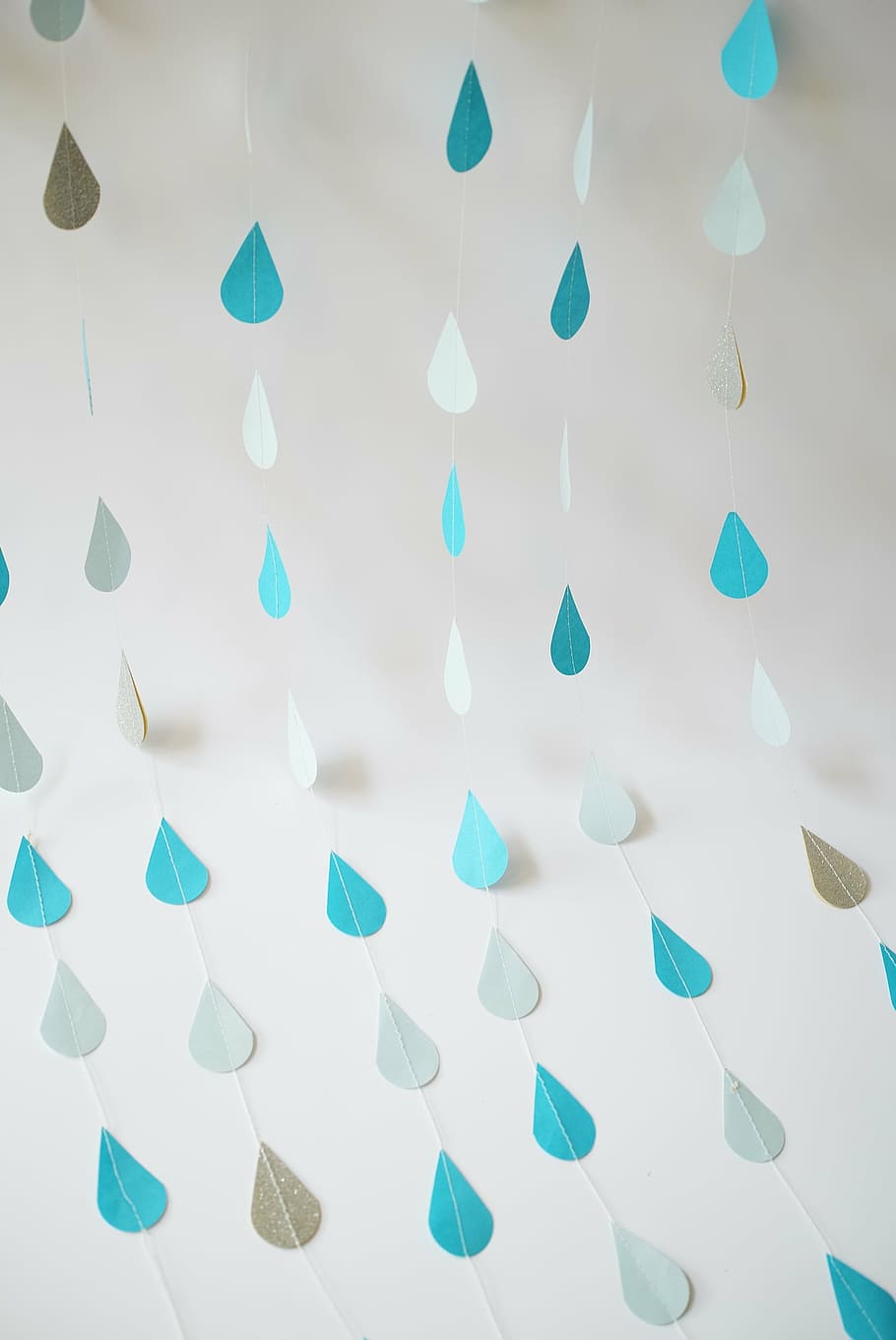 blue and white hanging decors, pull flower, raindrops, party decoration HD wallpaper