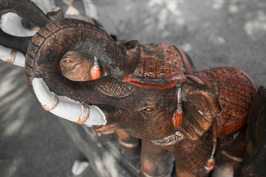 two brown elephant ceramic figurines, wooden elephant decor, statue HD wallpaper