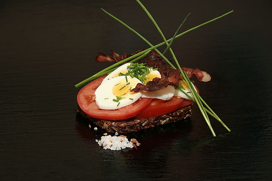 open-faced sandwiches, rye bread, eggs, dining, taste, food HD wallpaper