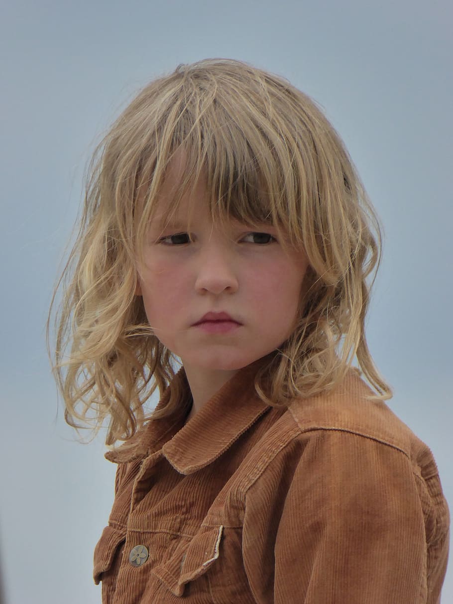 girl in brown corduroy button-up shirt, child, wild, blond, dom, HD wallpaper