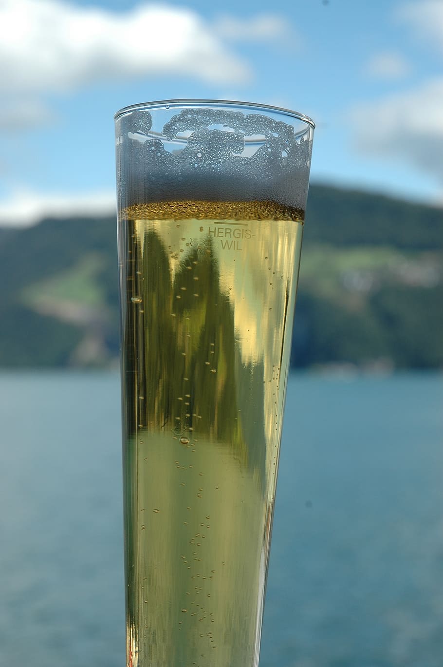 beer, glass, lake, refreshment, mirroring, summer, drink, focus on foreground HD wallpaper
