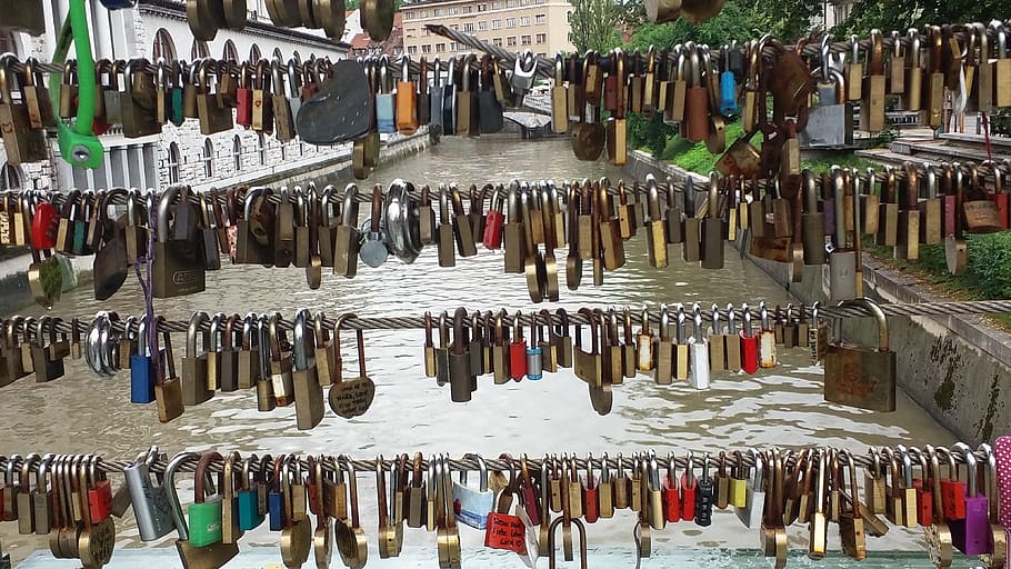 hanging, market, bridge, locks, love bridge, tourism, slovenia HD wallpaper
