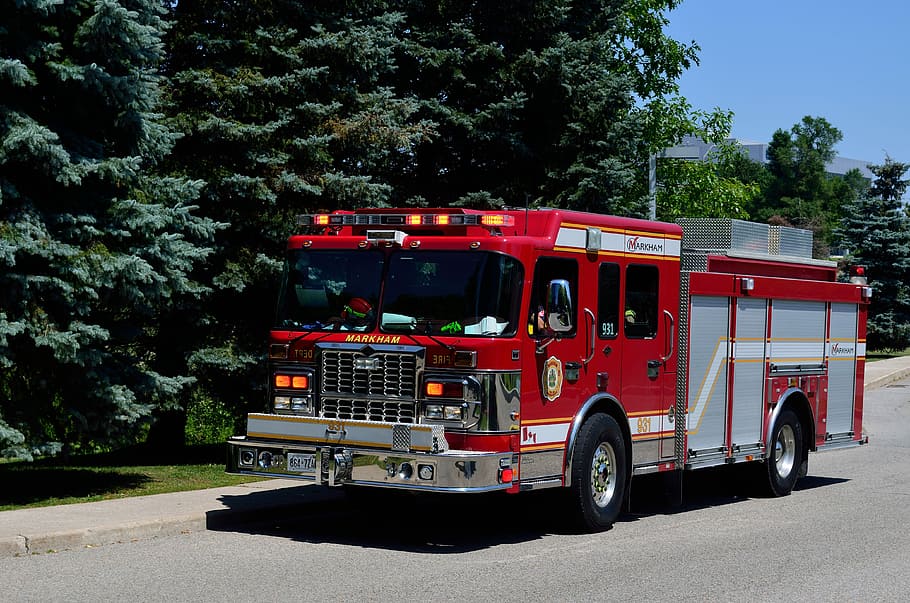 Fire engine of Markham Fire and Emergency Services in Ontario, Canada, HD wallpaper