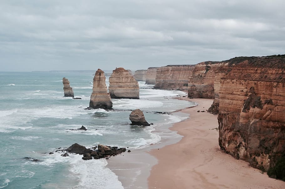 seashore during daytime, landscape, scenic, limestone stack formations HD wallpaper