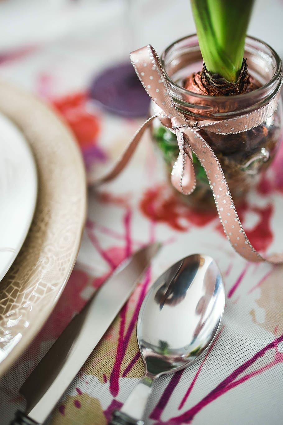 Easter table with cute pink decorations, flowers, catkins and eggs, HD wallpaper