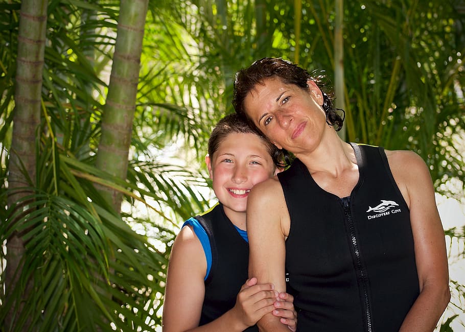 mother, son, diving, scuba, beach, love, joyful, happy, family HD wallpaper