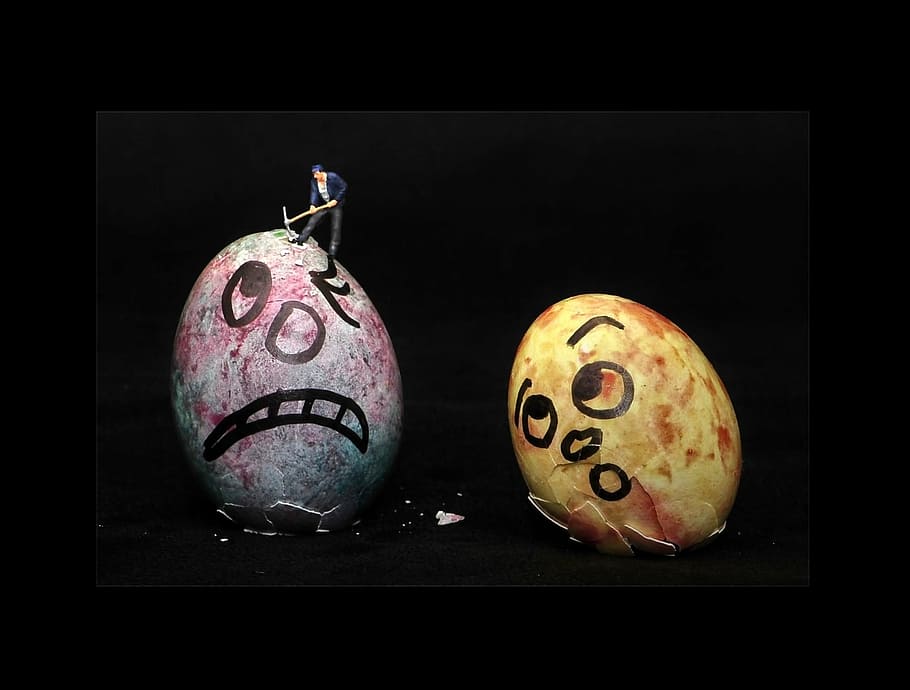 easter eggs, little people, tiny people, black background, still life HD wallpaper