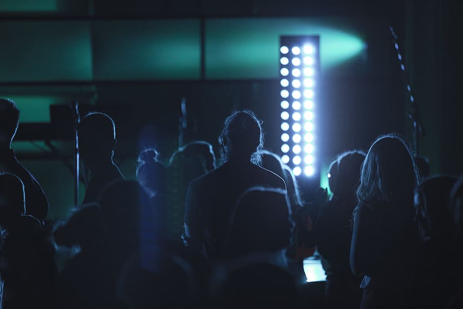 people standing near tower light inside room, group of people near stage, HD wallpaper