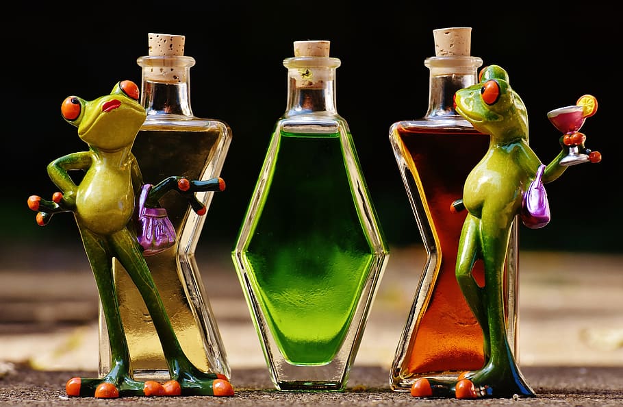 frogs, chicks, beverages, bottles, alcohol, figures, drink HD wallpaper
