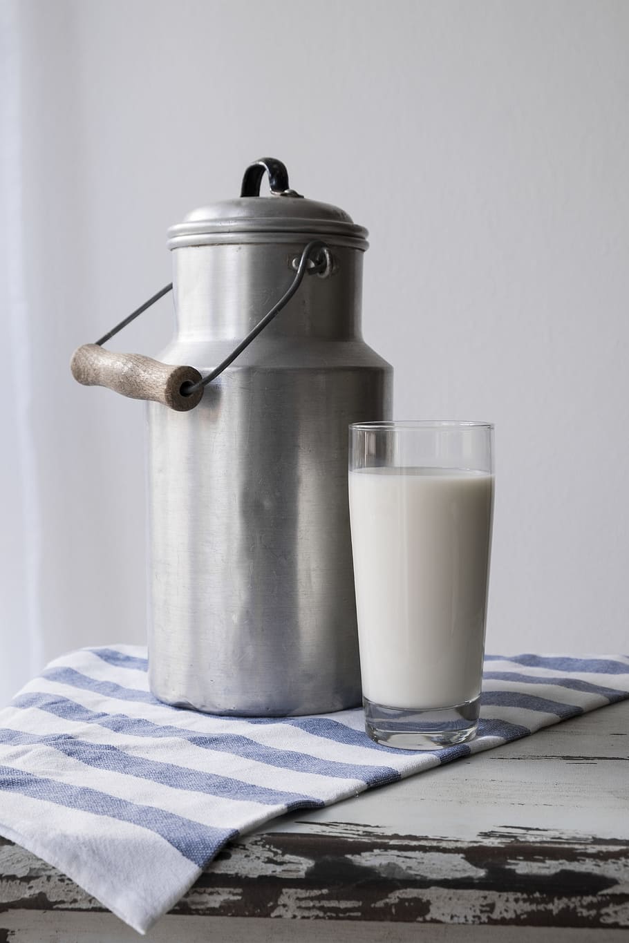 silver milk churn near clear highball glass, food, nutrition, HD wallpaper