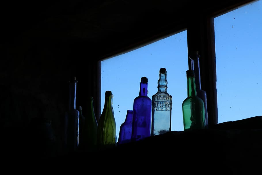 Mystery Castle Bottles, silhouette photography of glass bottles HD wallpaper