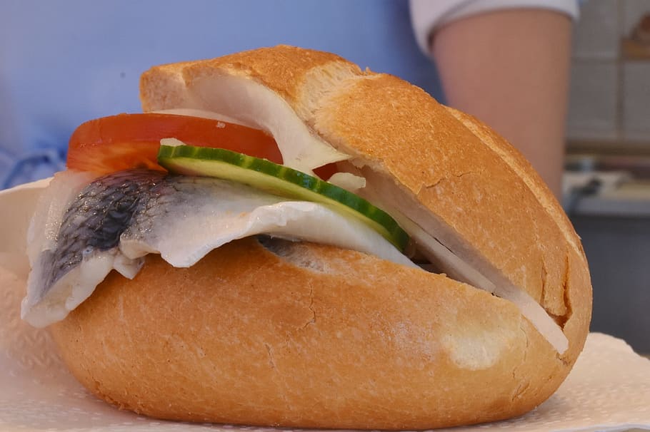 herring, herring bread, fish bread, sour, delicious, onion HD wallpaper